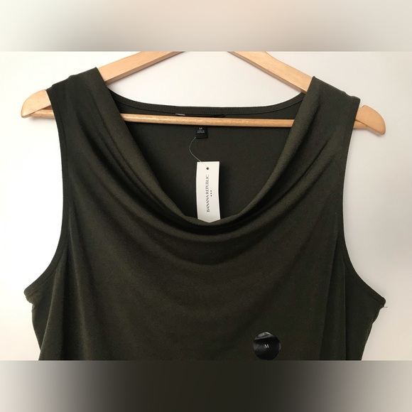 Gorgeous Banana Republic Dark Green Cowl Neck Top New with Tags! - Picture 4 of 4